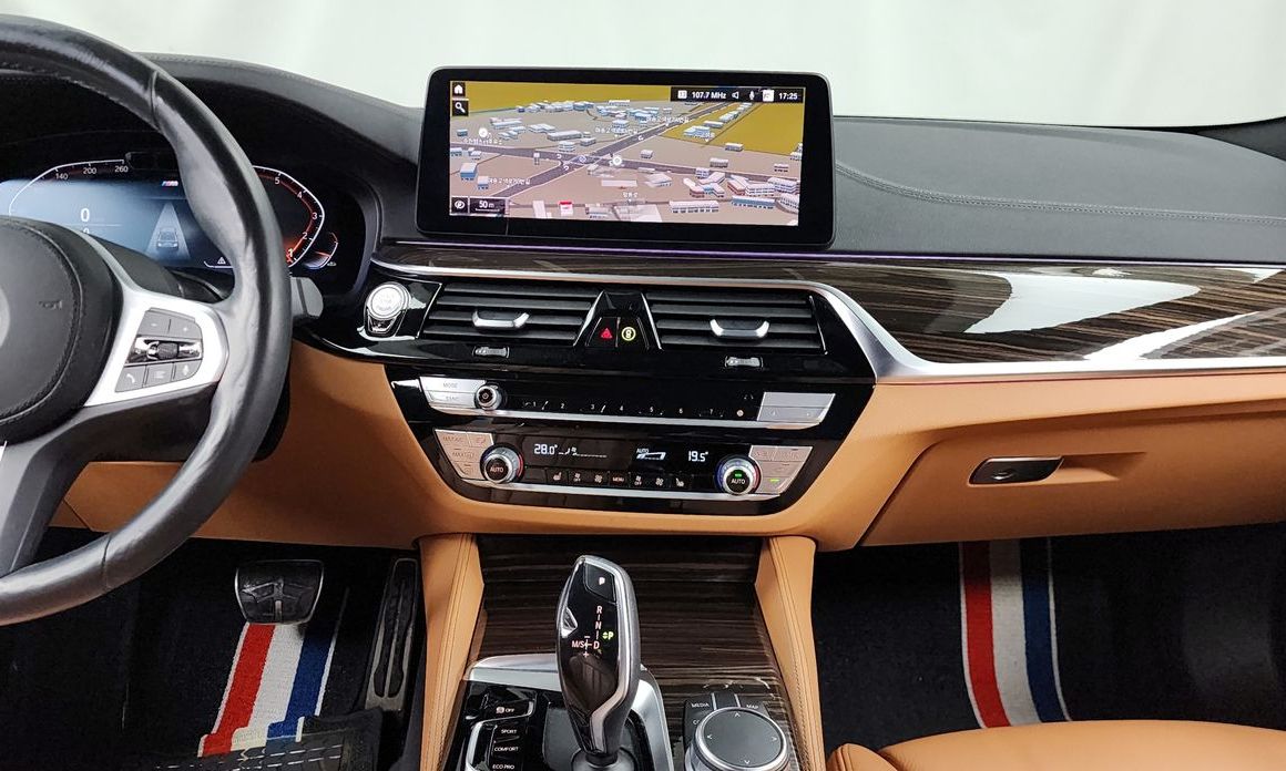 BMW 5-Series 2021