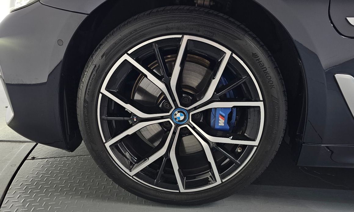 BMW 5-Series 2022