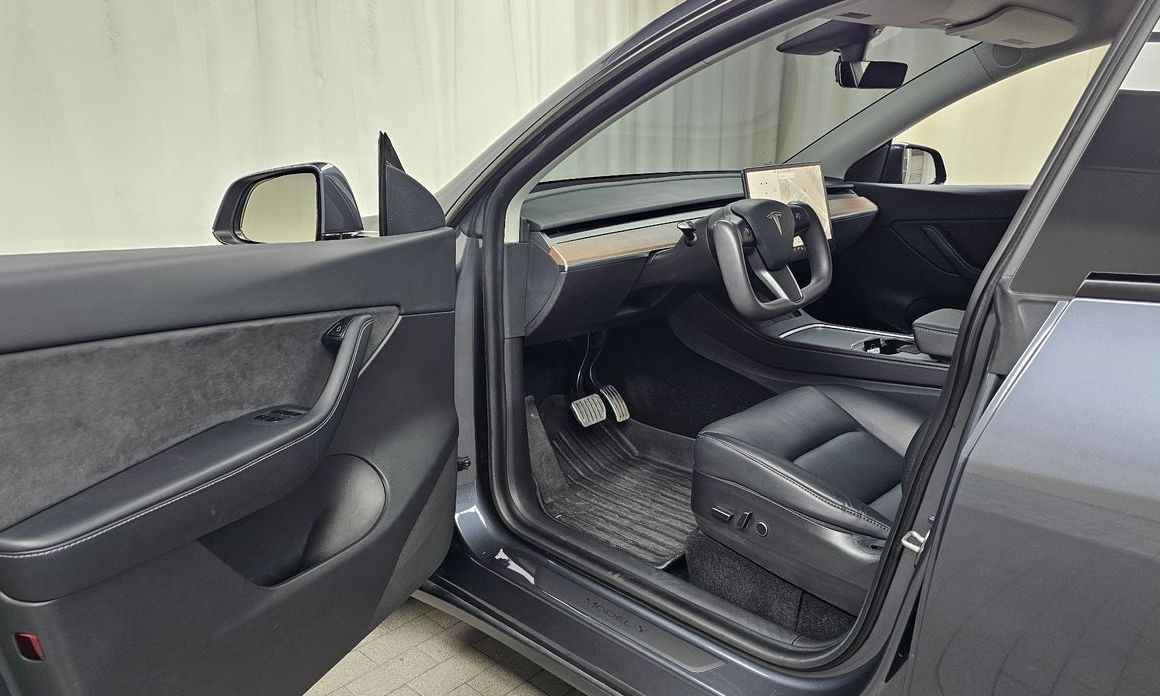 Tesla Model Y 2021