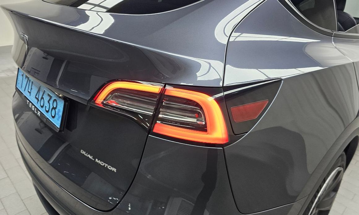 Tesla Model Y 2021