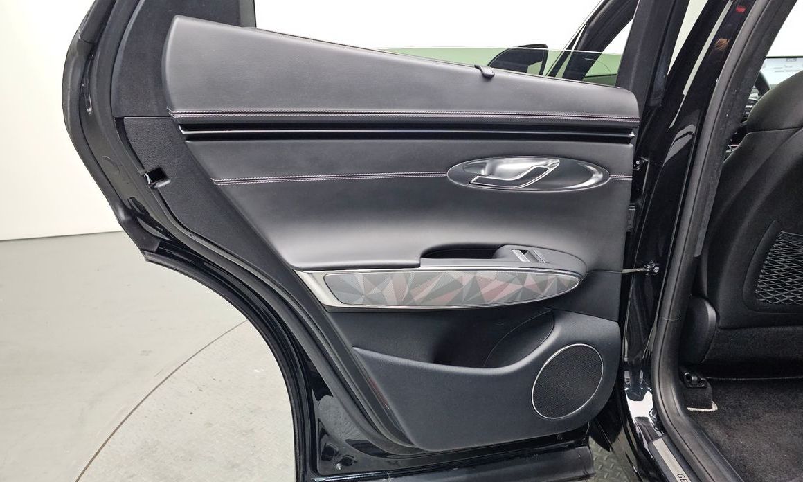 Genesis GV70 2023