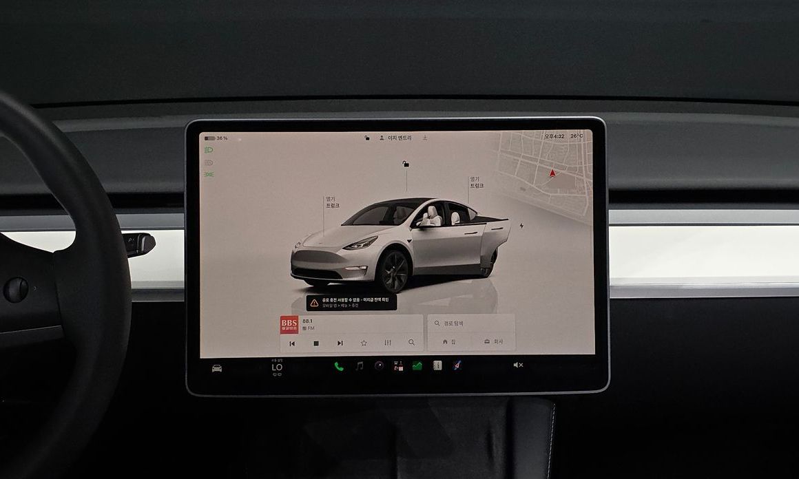 Tesla Model Y 2024