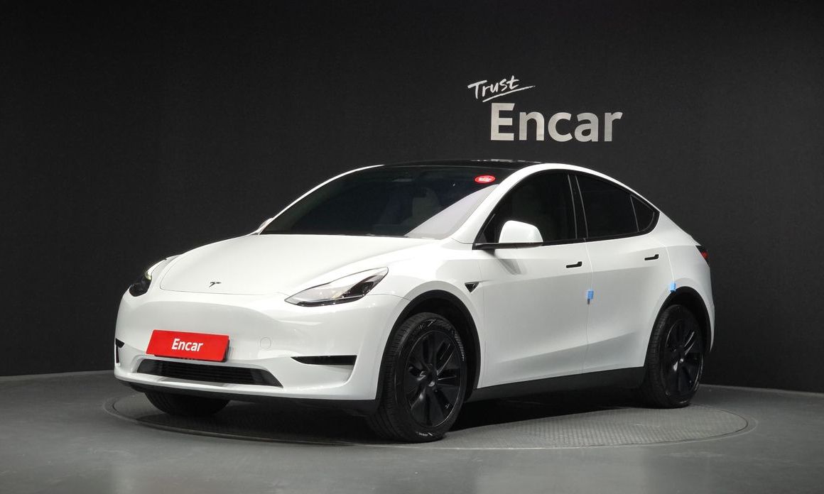 Tesla Model Y 2024