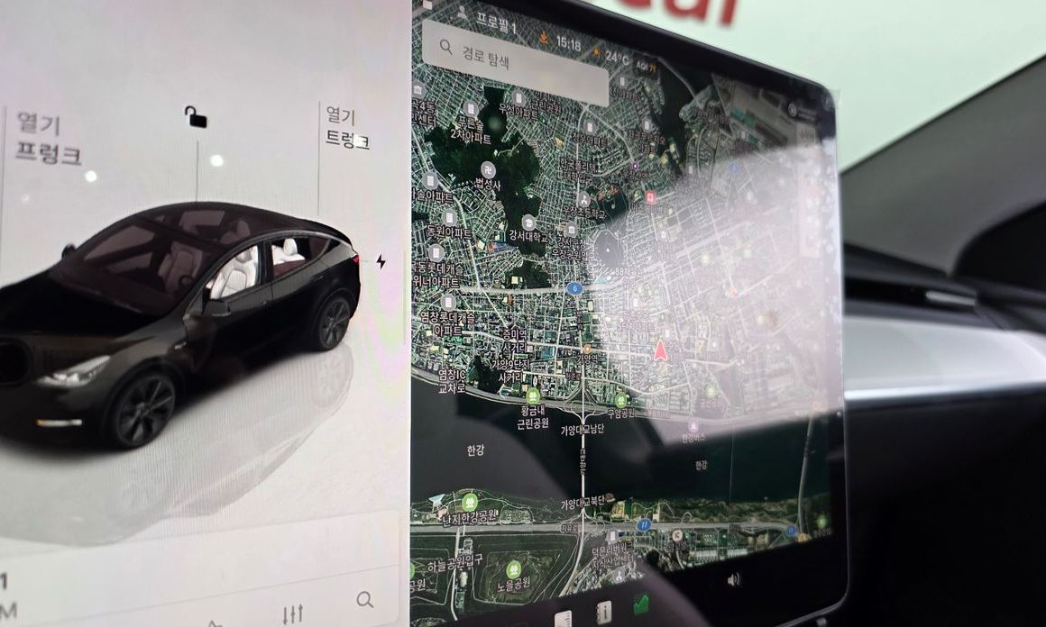 Tesla Model Y 2024