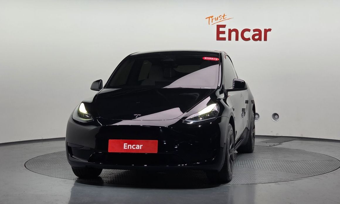 Tesla Model Y 2024