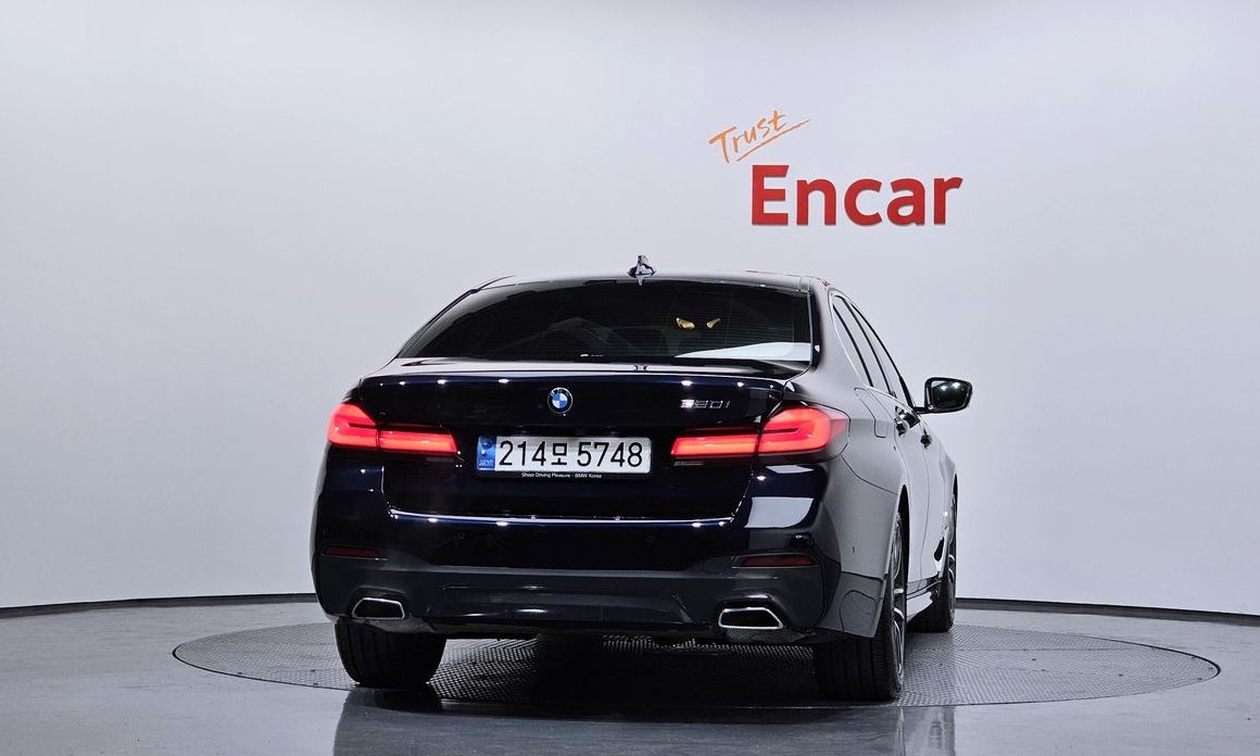 BMW 5-Series 2023