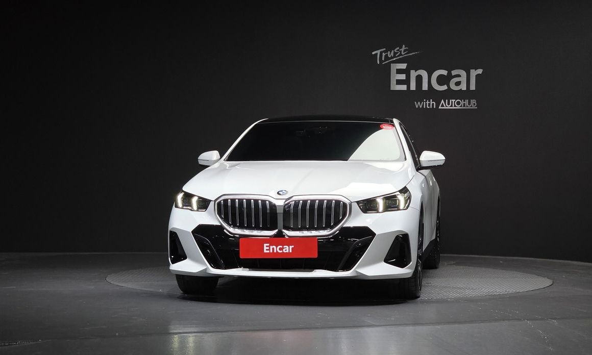 BMW 5-Series 2025