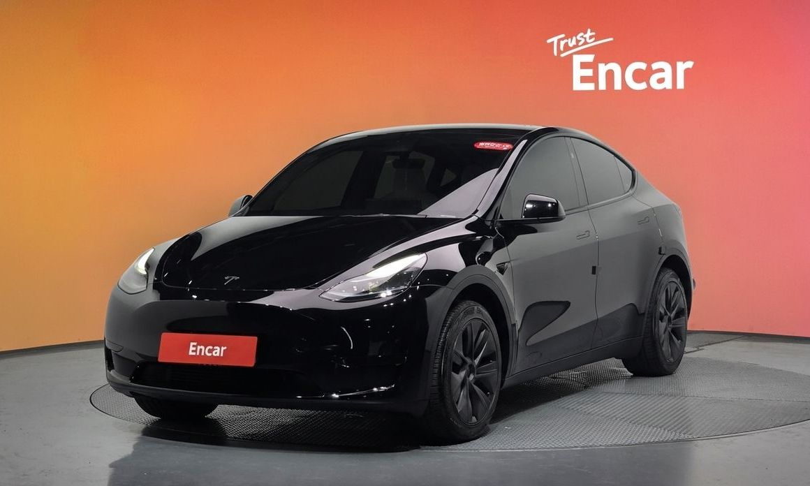 Tesla Model Y 2024