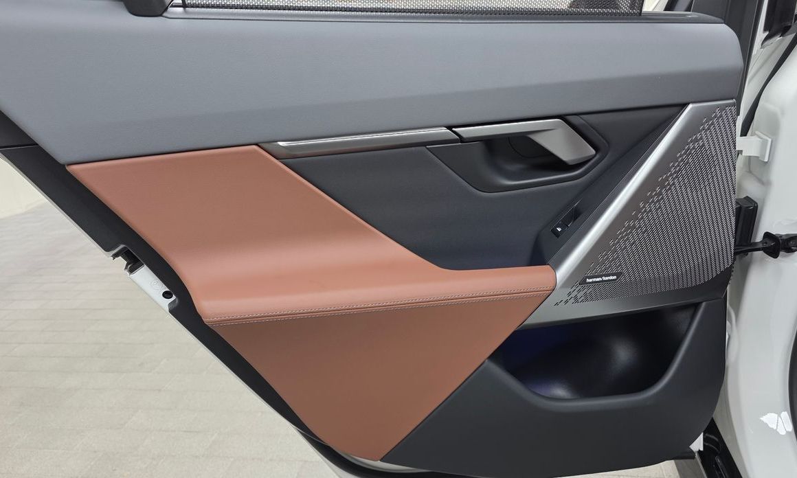 BMW 5-Series 2025