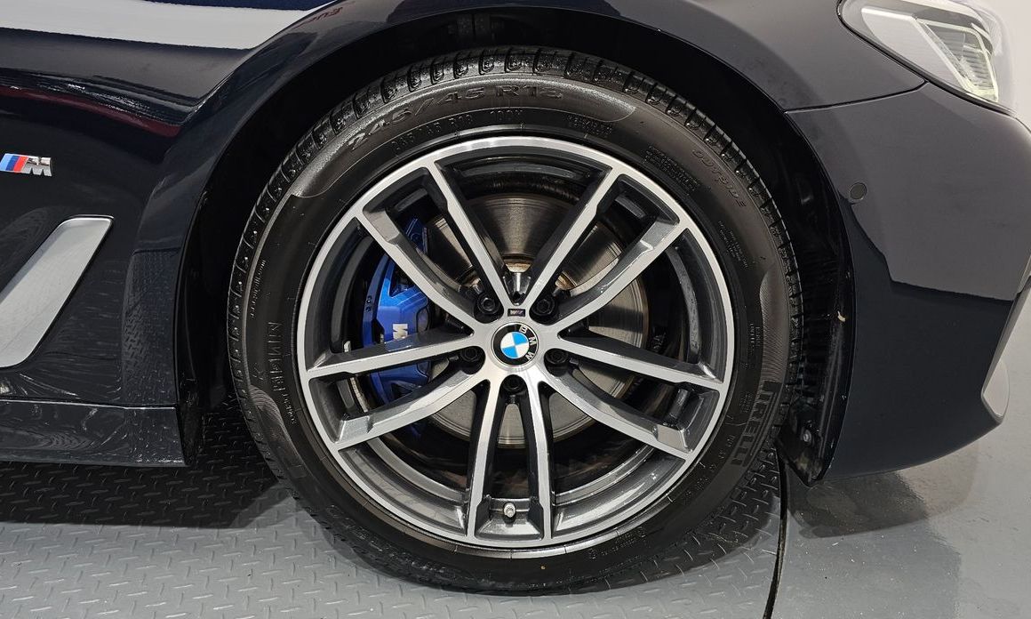 BMW 5-Series 2023