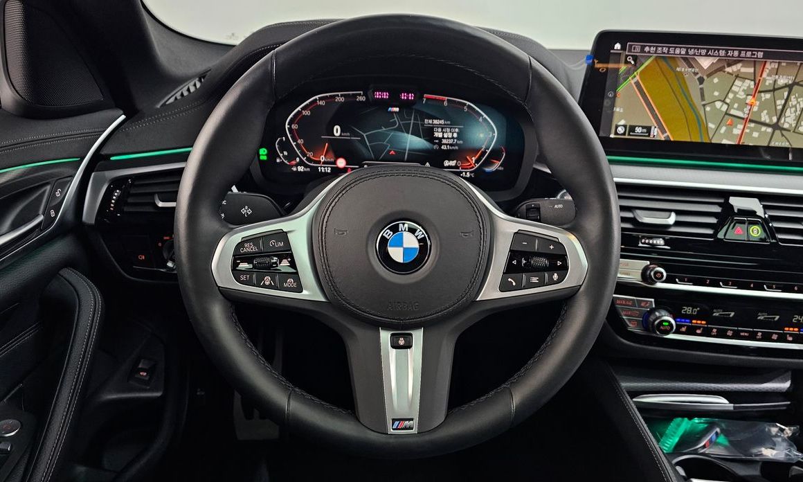 BMW 5-Series 2023