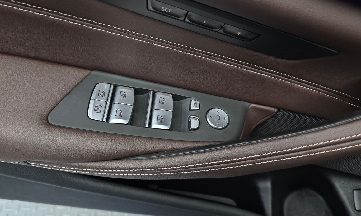BMW 5-Series 2023