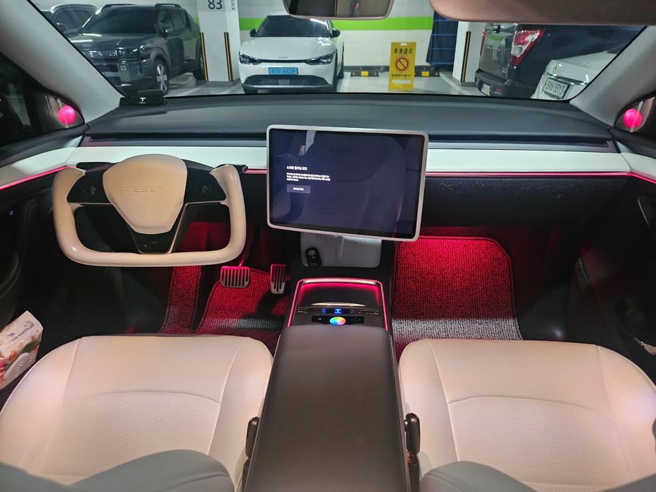 Tesla Model Y 2024