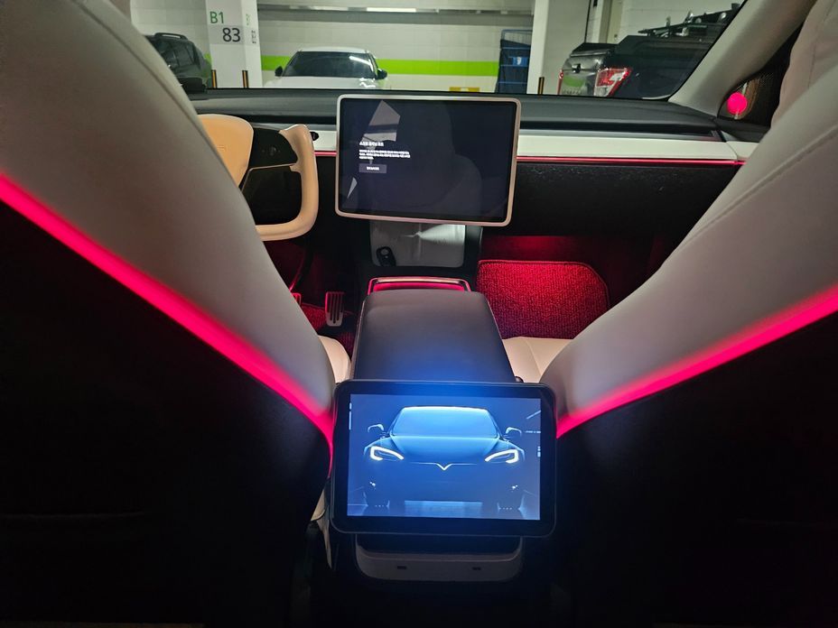 Tesla Model Y 2024
