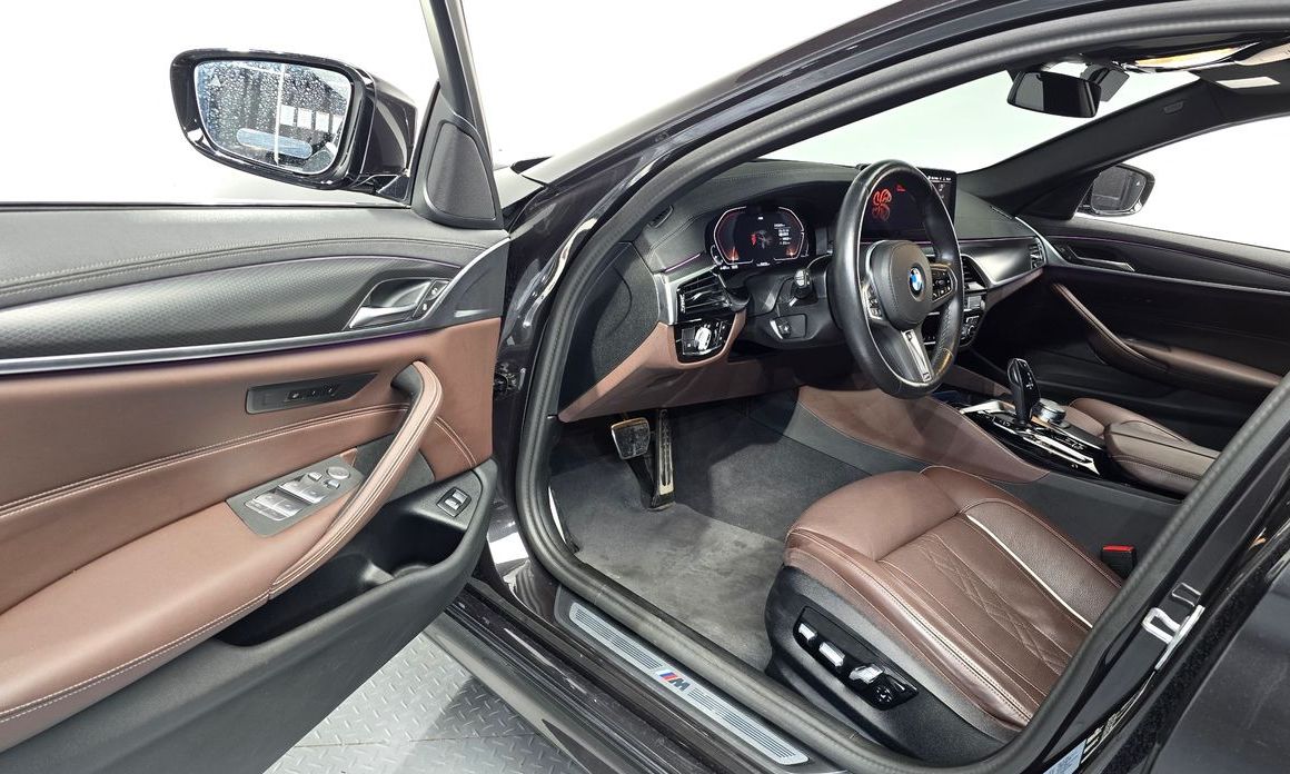 BMW 5-Series 2023
