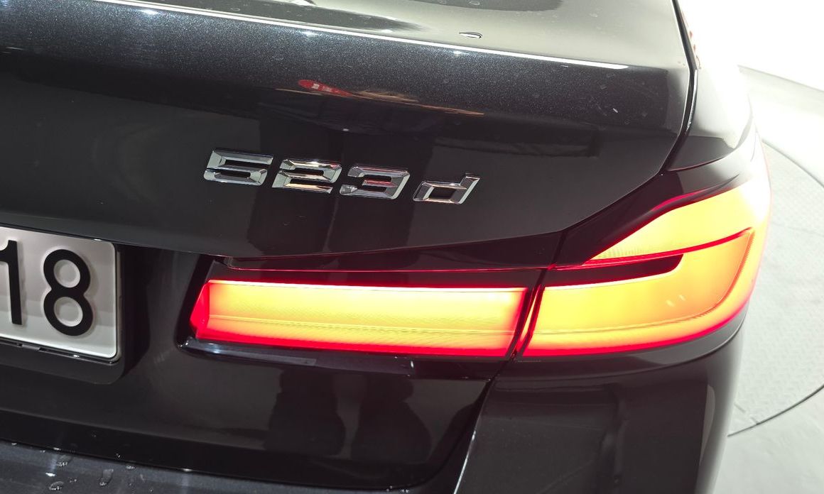 BMW 5-Series 2023