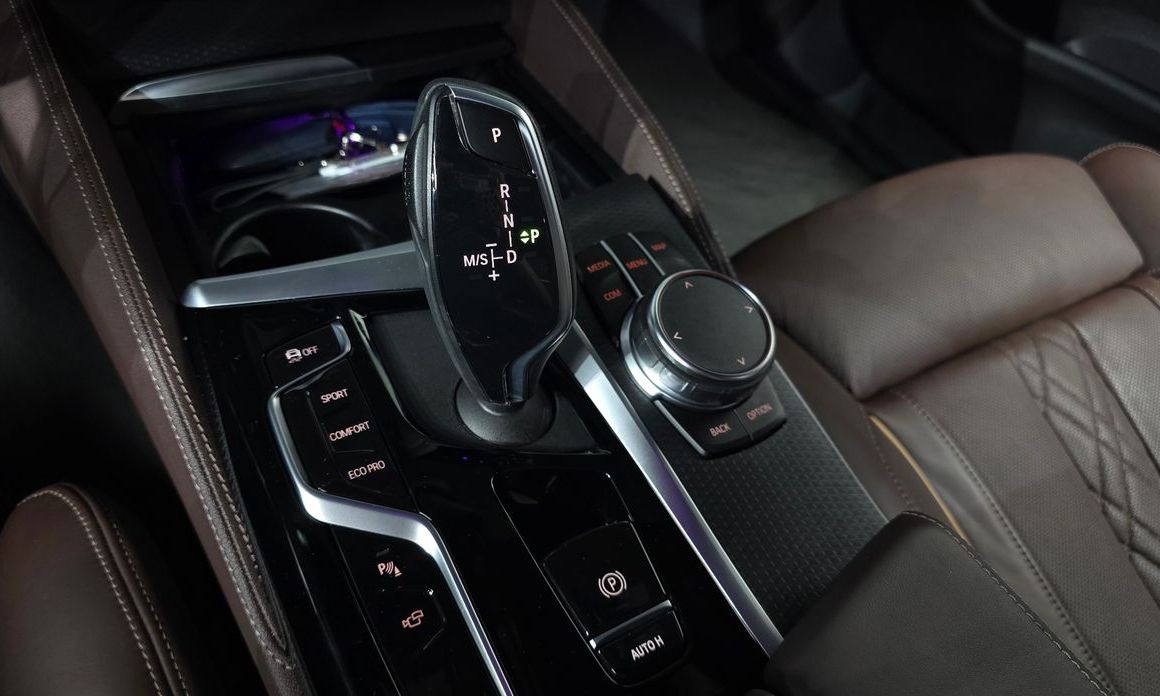 BMW 5-Series 2023
