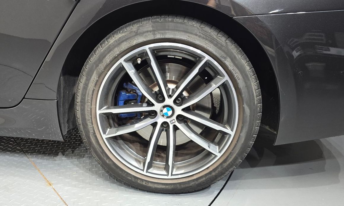 BMW 5-Series 2023