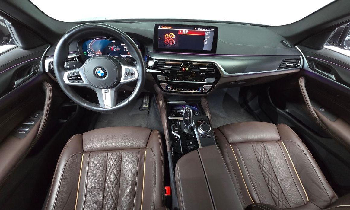 BMW 5-Series 2023