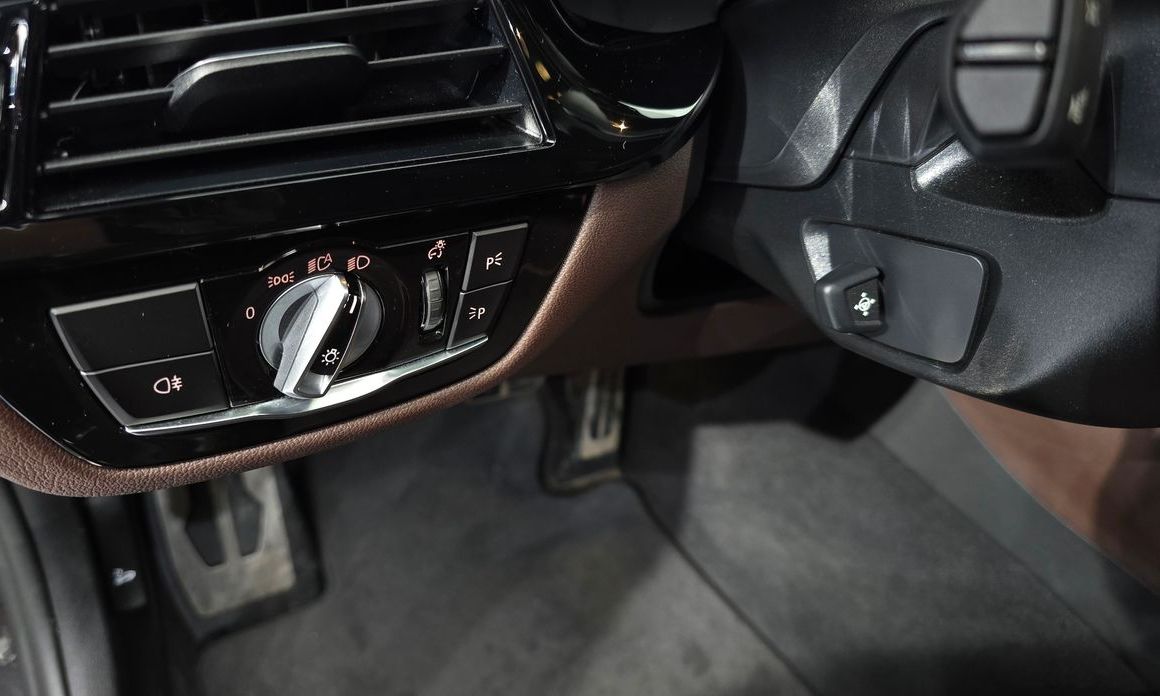 BMW 5-Series 2023