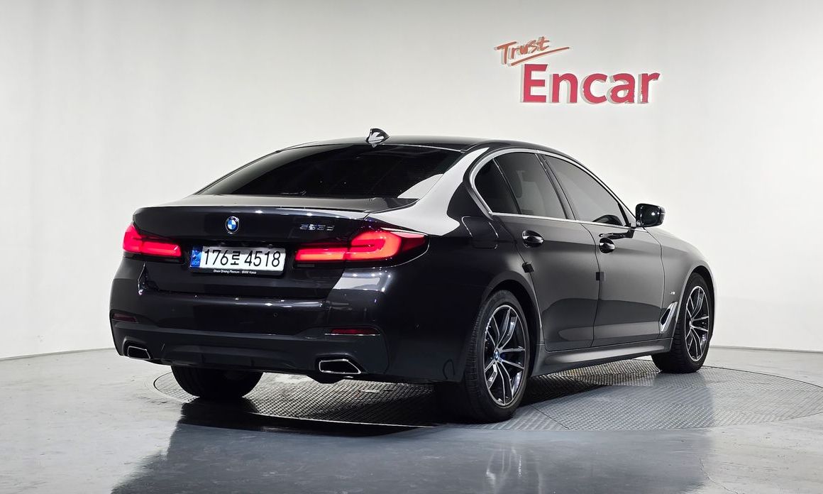 BMW 5-Series 2023