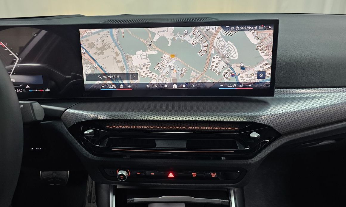 BMW 3-Series 2025
