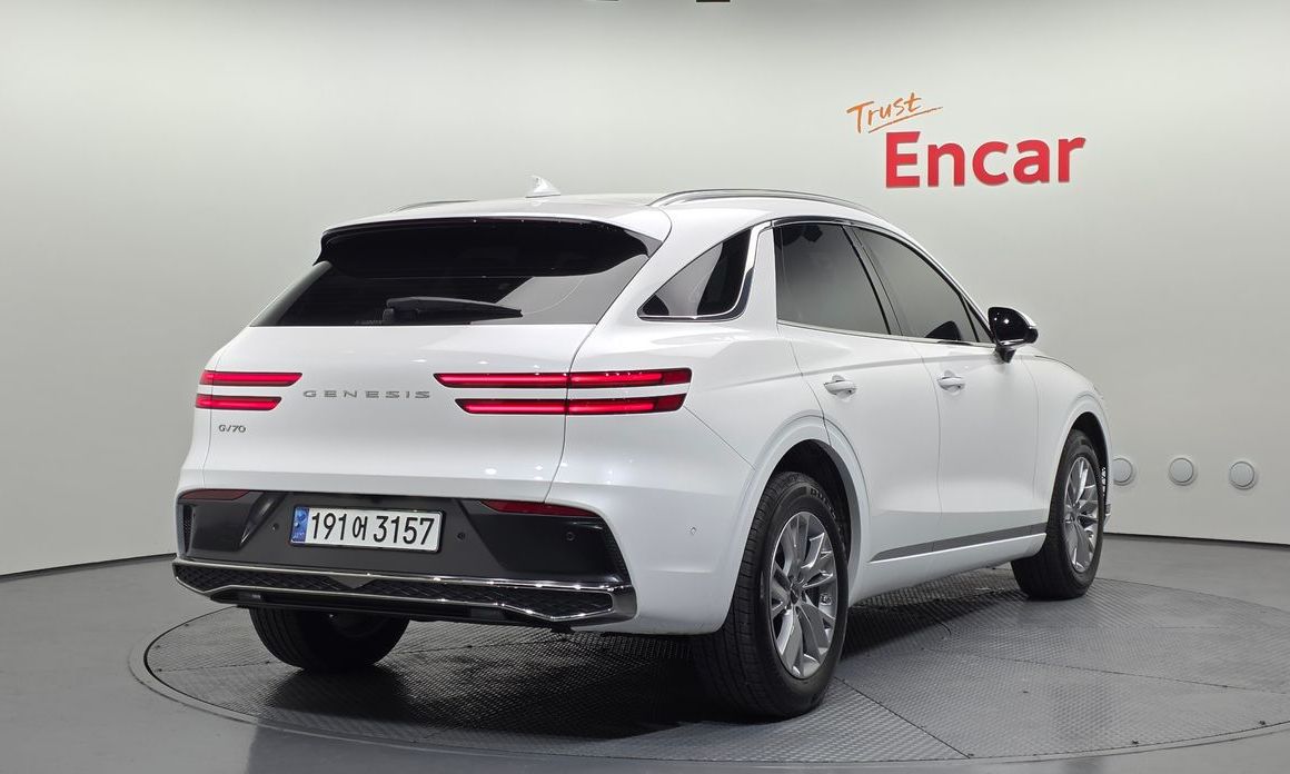 Genesis GV70 2025
