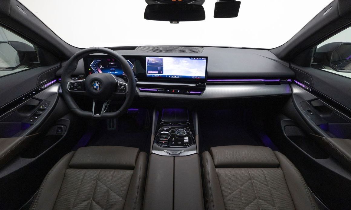 BMW 5-Series 2024