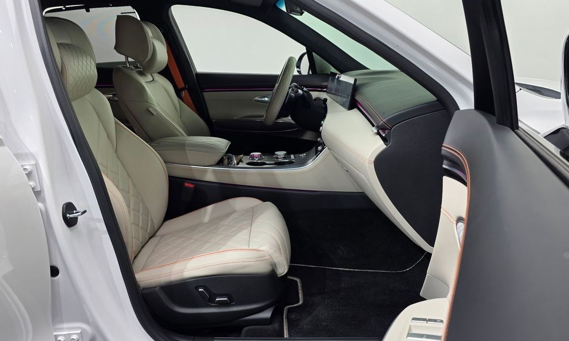 Genesis GV70 2025