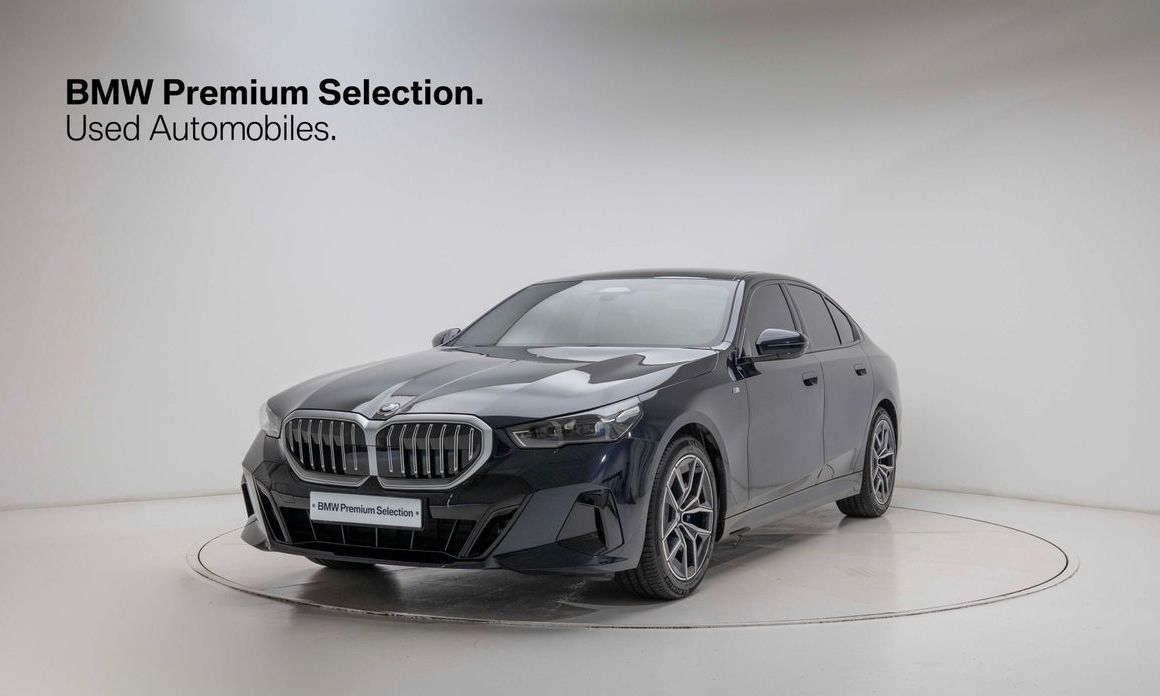 BMW 5-Series 2024