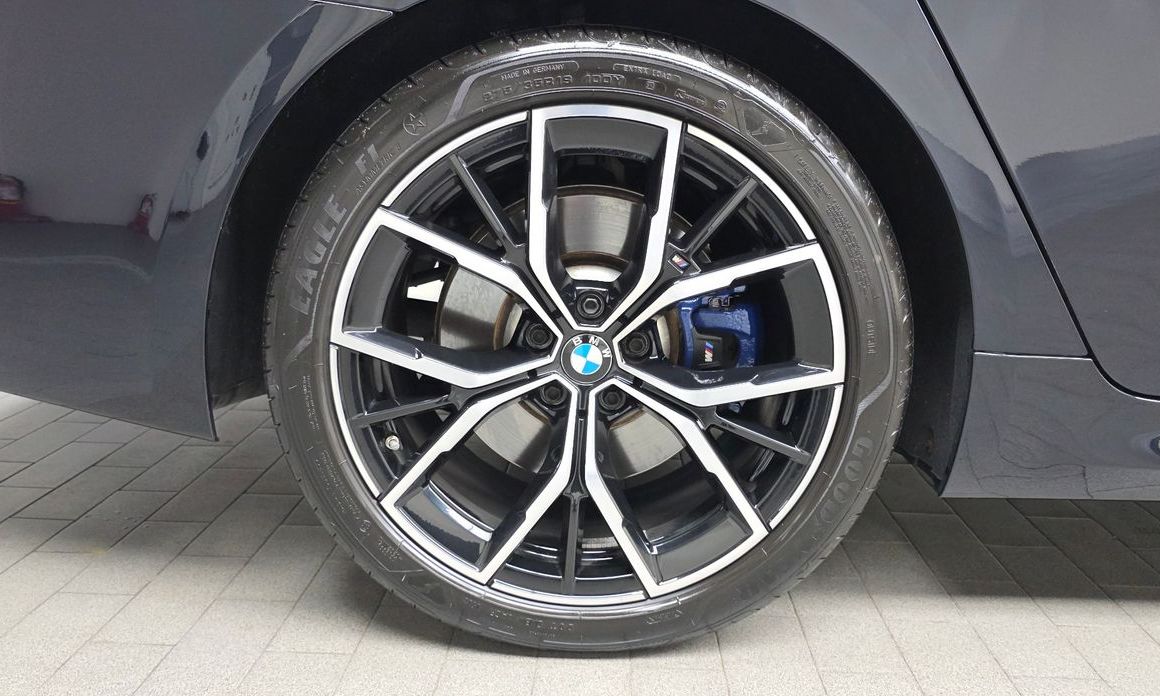 BMW 5-Series 2022