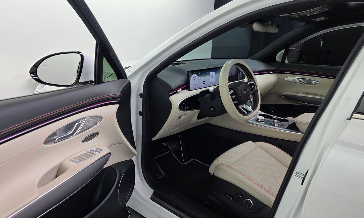 Genesis GV70 2025