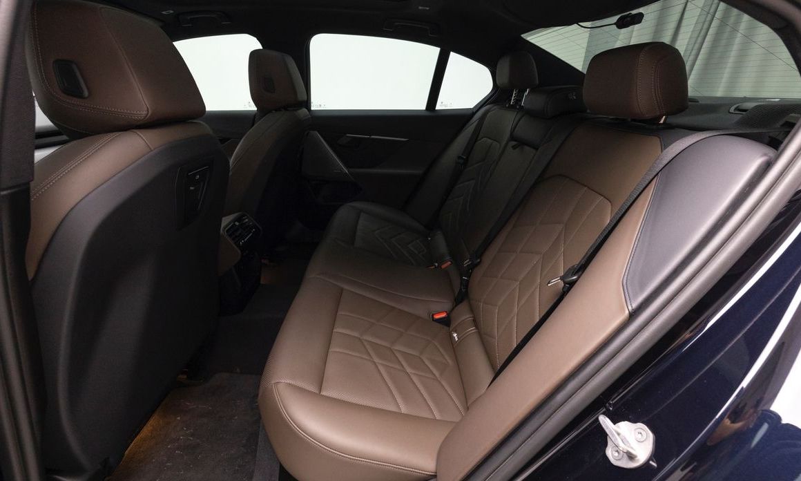 BMW 5-Series 2024