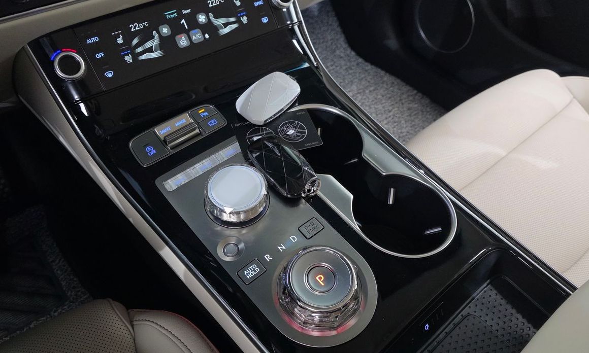 Genesis GV70 2025