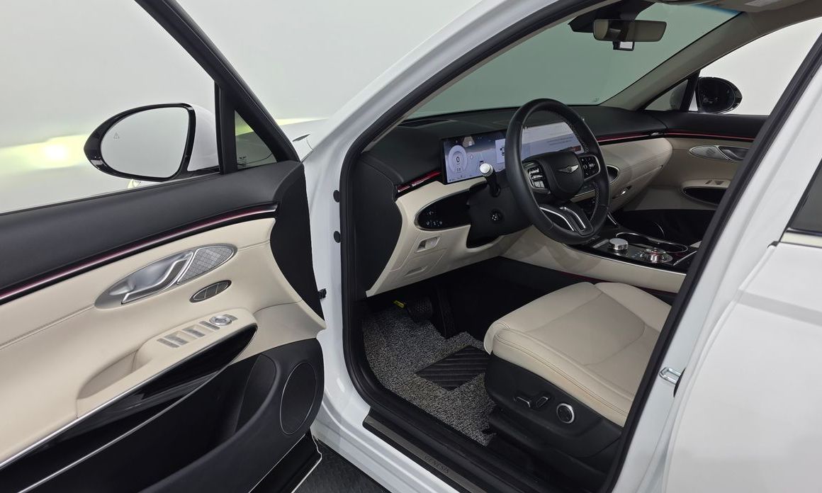 Genesis GV70 2025