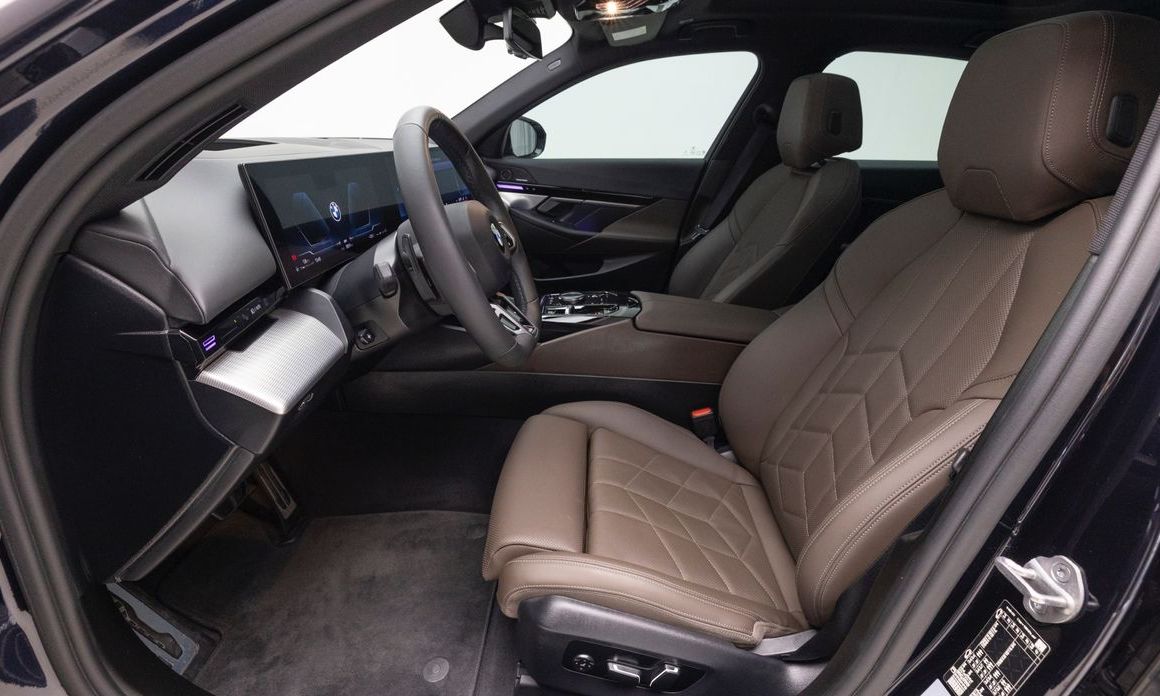 BMW 5-Series 2024