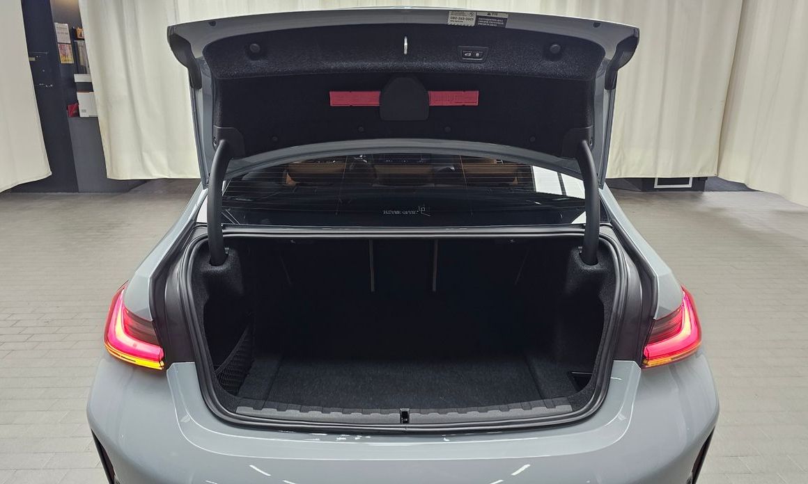 BMW 3-Series 2025