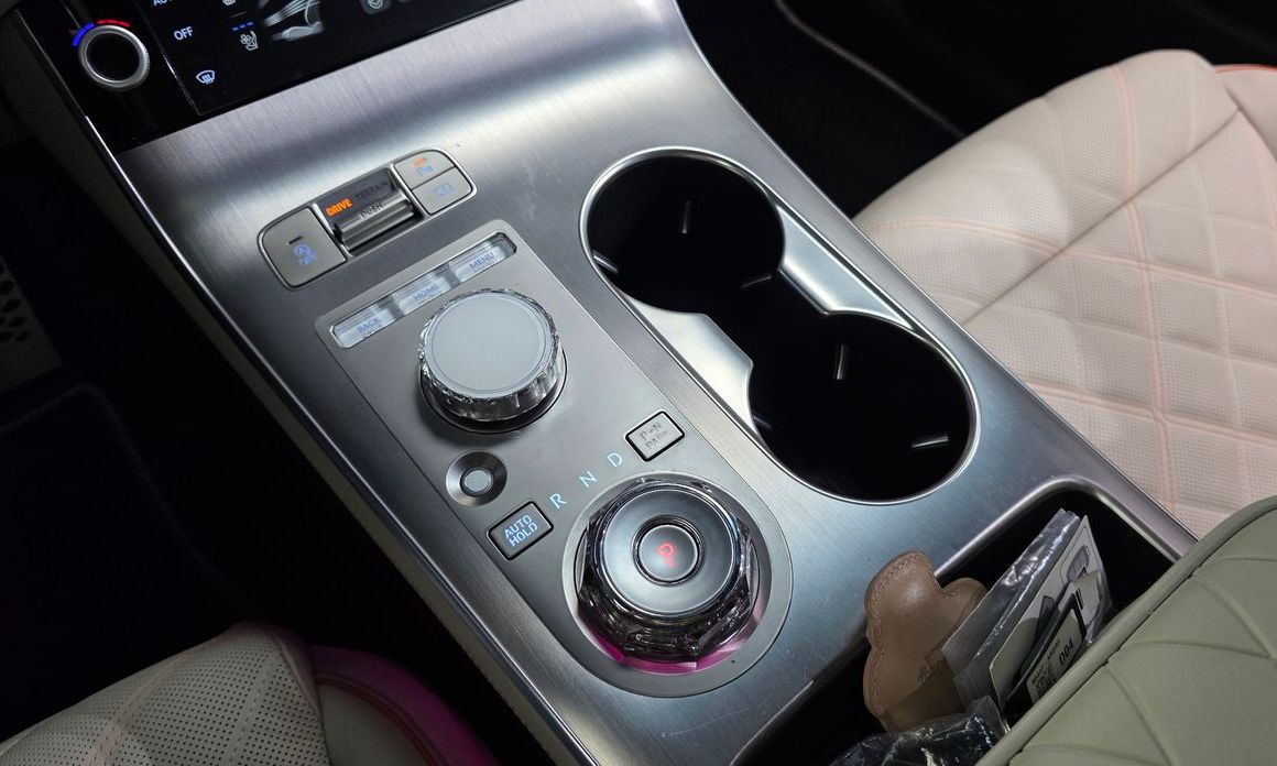 Genesis GV70 2025