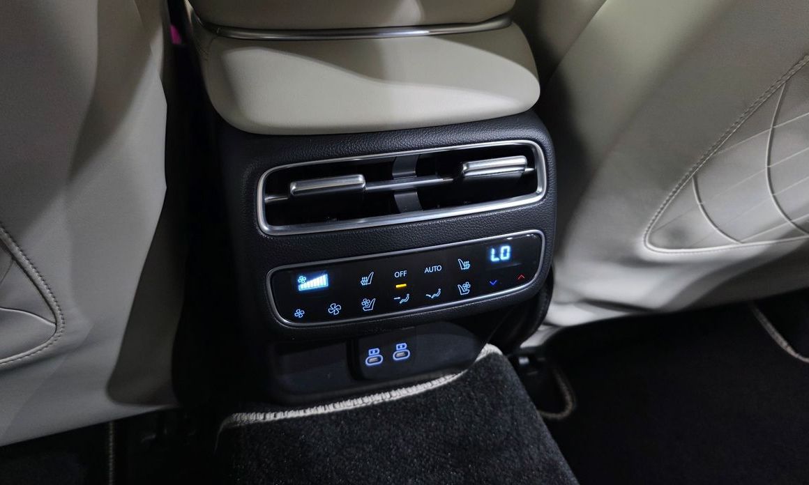Genesis GV70 2025