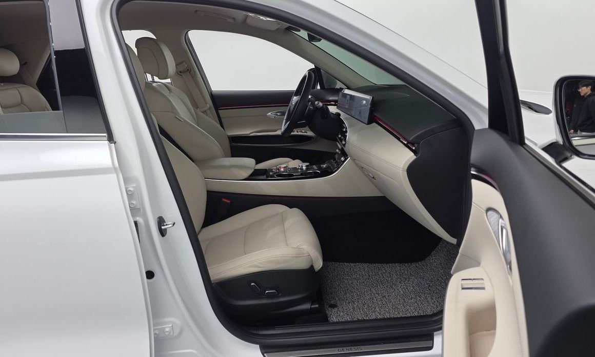 Genesis GV70 2025