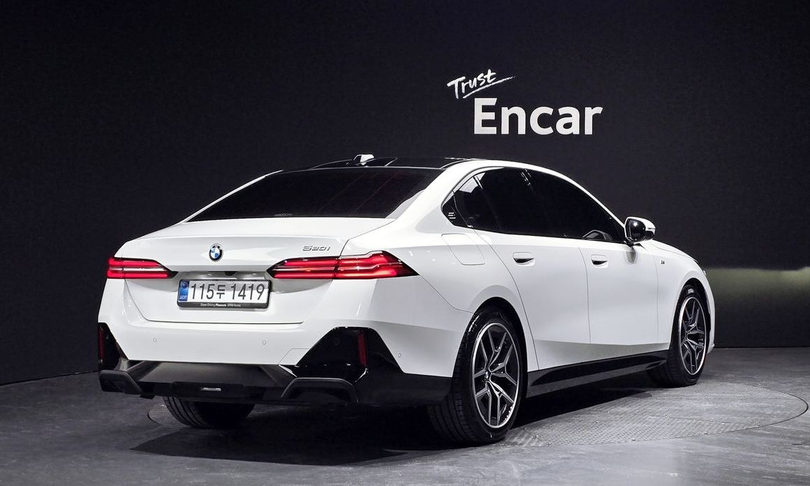 BMW 5-Series 2025