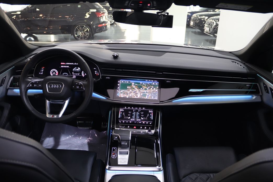 Audi Q8 2021