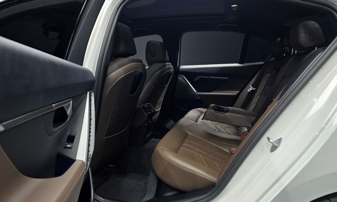 BMW 5-Series 2025