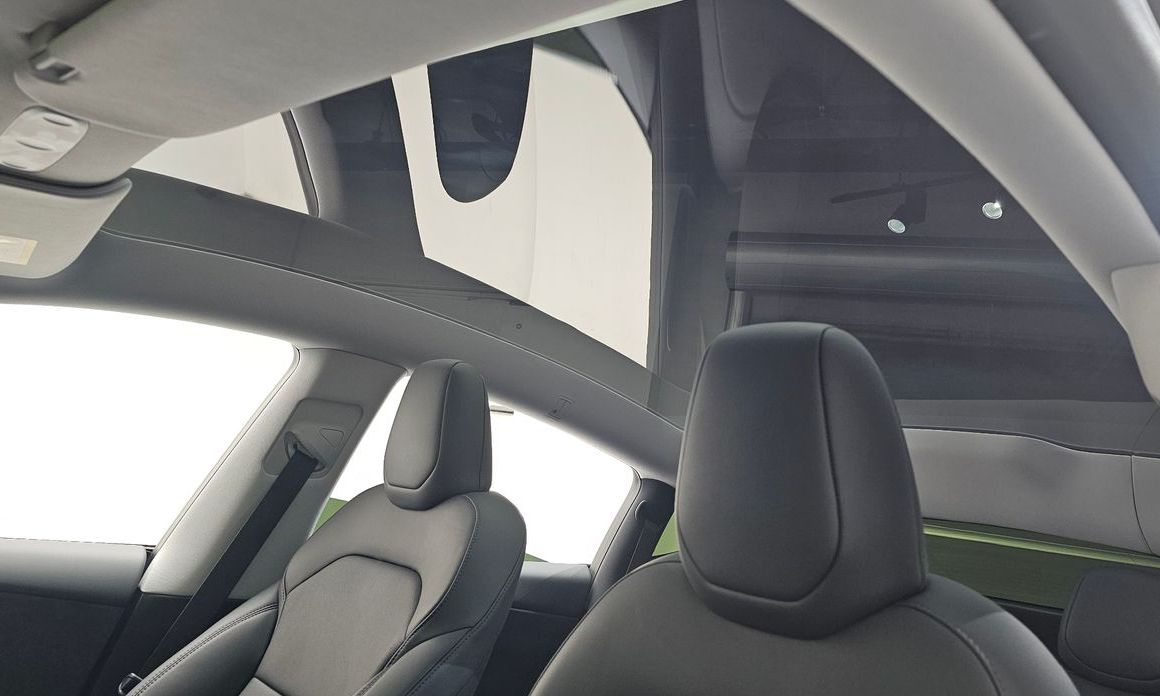 Tesla Model Y 2025