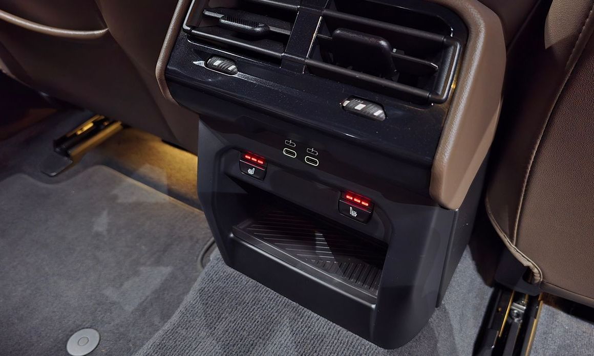 BMW 5-Series 2025