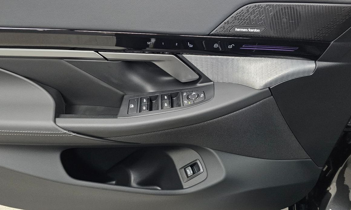BMW 5-Series 2024