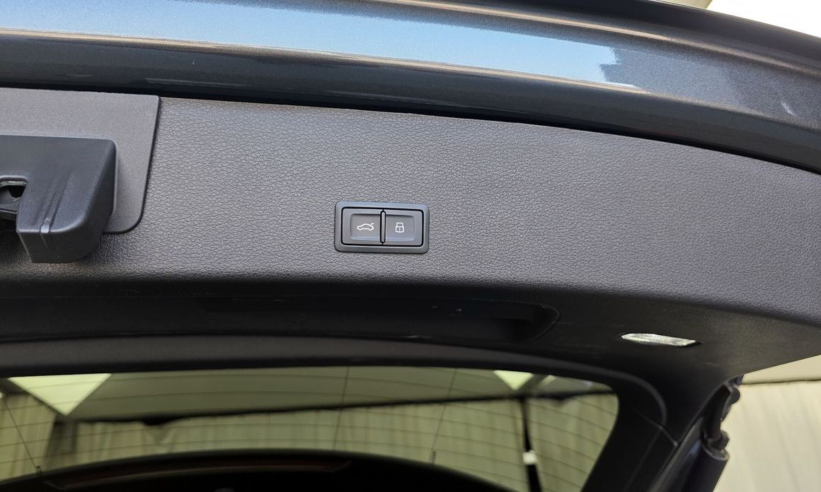 Audi e-tron 2023
