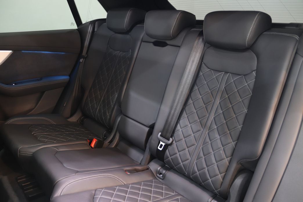 Audi Q8 2021