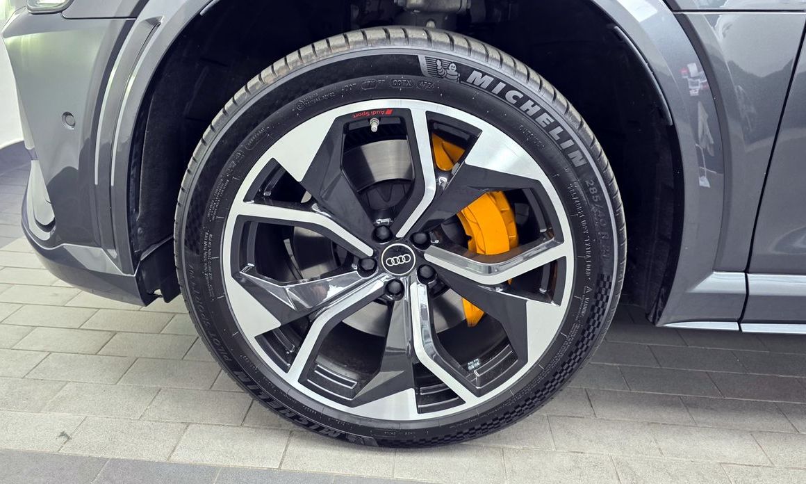 Audi e-tron 2023