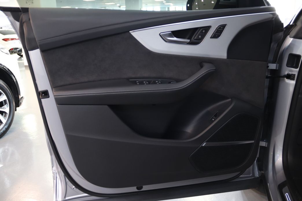 Audi Q8 2021